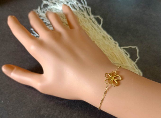 Bracelet-acier-chaine-maillon-fleur-dore-marguerite-nature-femme