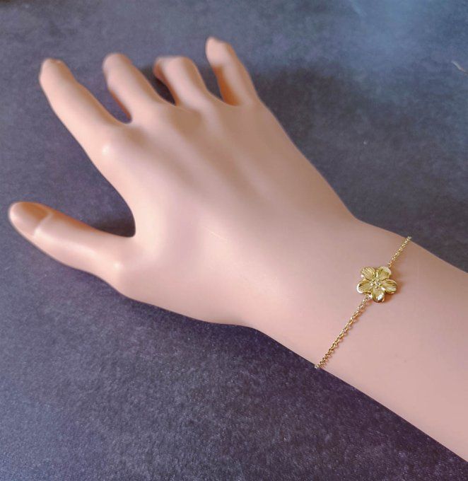 Bracelet-acier-chaine-maillon-fleur-dore-nature-femme