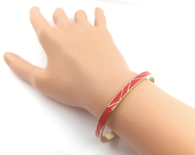 bracelet-jonc-manchette-georgette-acier-ferme-colore-emaille-rouge-vif