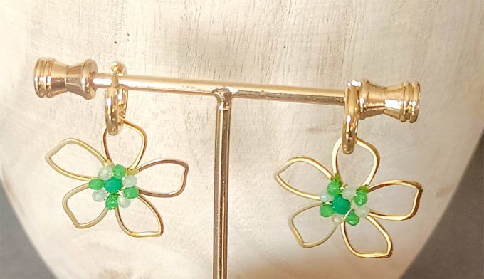 Boucles-oreilles-acier-minicreole-mini-creole-fleur-perles-tricot-vert