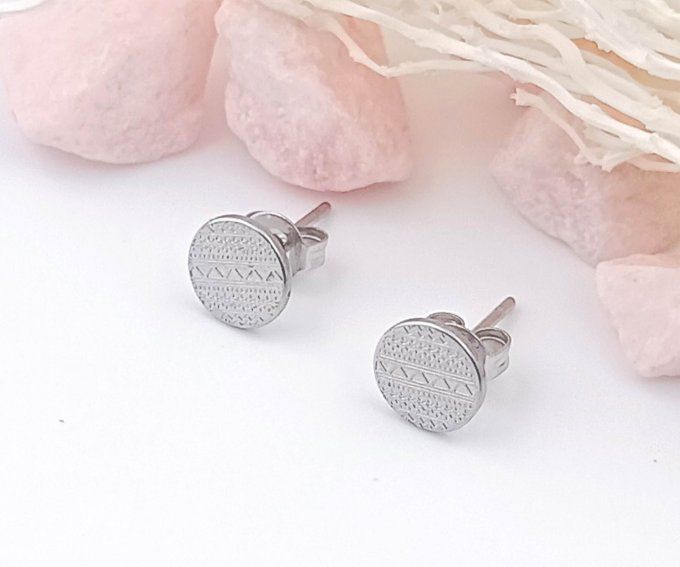 boucles-oreilles-acier-puce-rond-medaille-grave-argent-lobe-argent