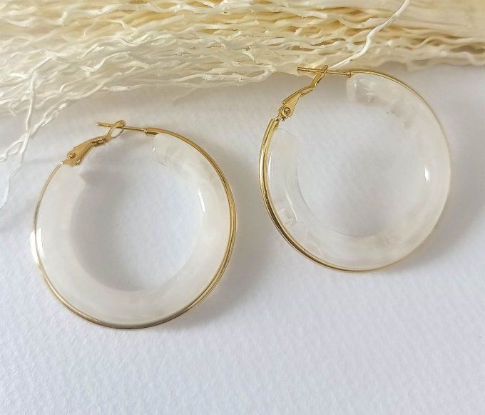 boucles-oreilles-creoles-anneaux-resine-blanc