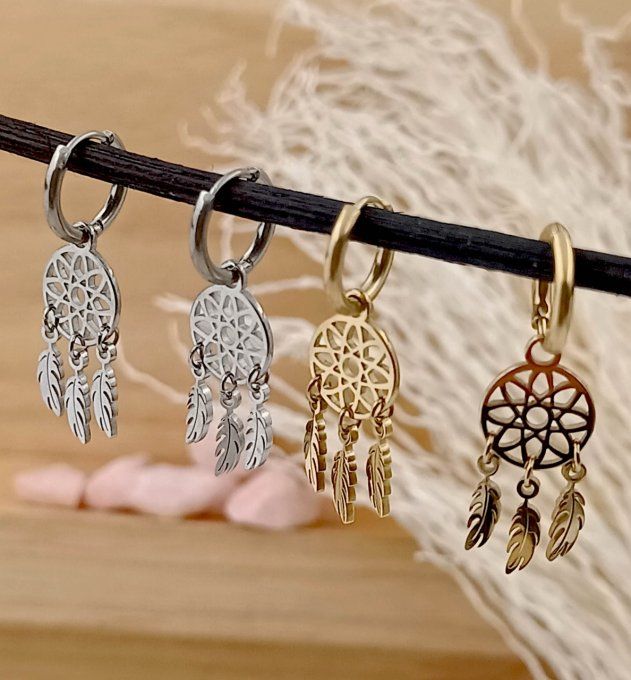 boucles-oreilles-minicreoles-attrapes-reves-plumes-acier-dore-argent