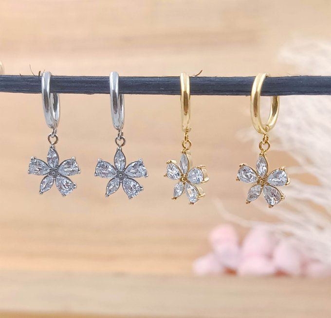 boucles-oreilles-creoles-mini-fleur-verre-fete-fleur