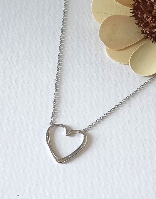 collier-acier-pendentif-coeur-argente-amour-cadeau